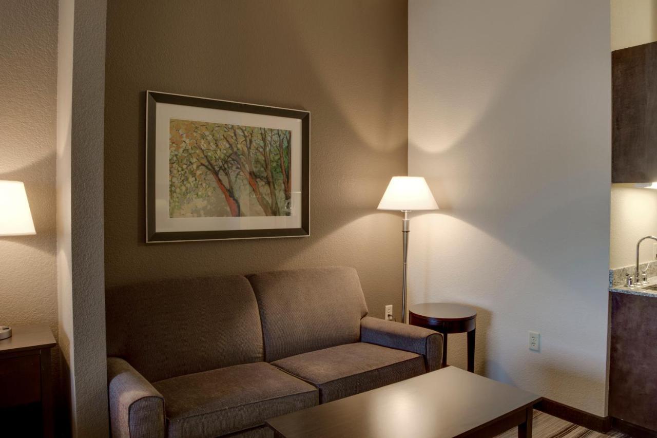 Holiday Inn Express & Suites Nevada By Ihg Номер фото