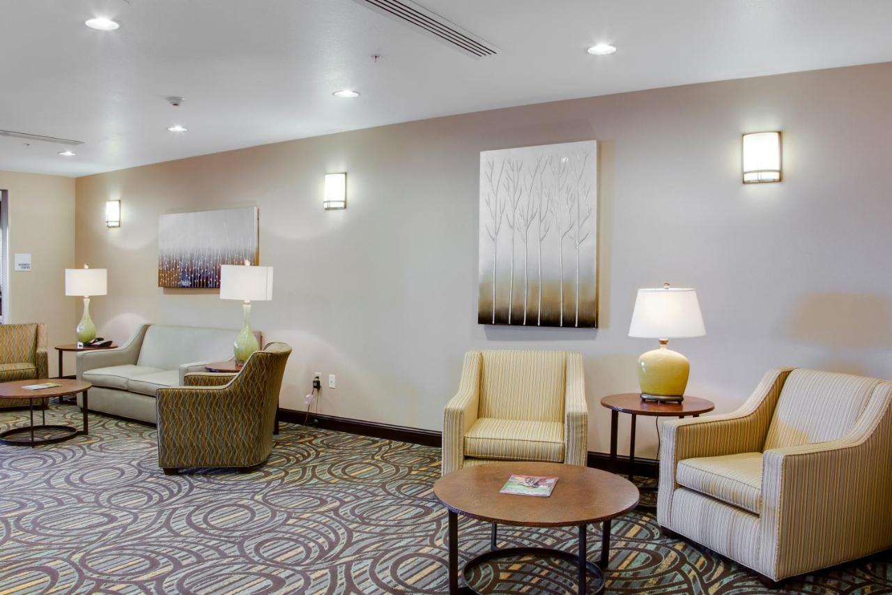 Holiday Inn Express & Suites Nevada By Ihg Экстерьер фото