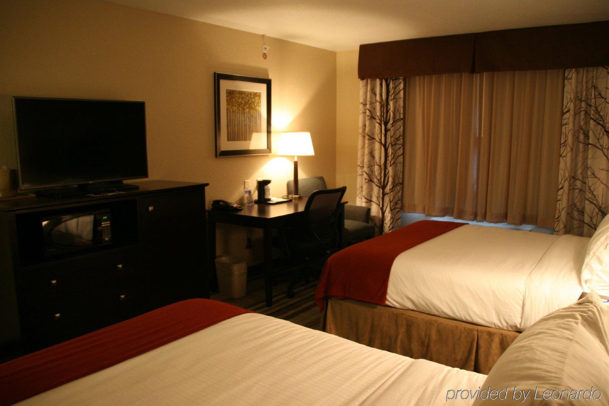 Holiday Inn Express & Suites Nevada By Ihg Экстерьер фото