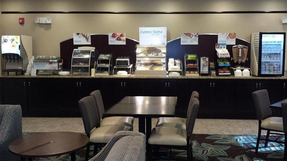 Holiday Inn Express & Suites Nevada By Ihg Экстерьер фото