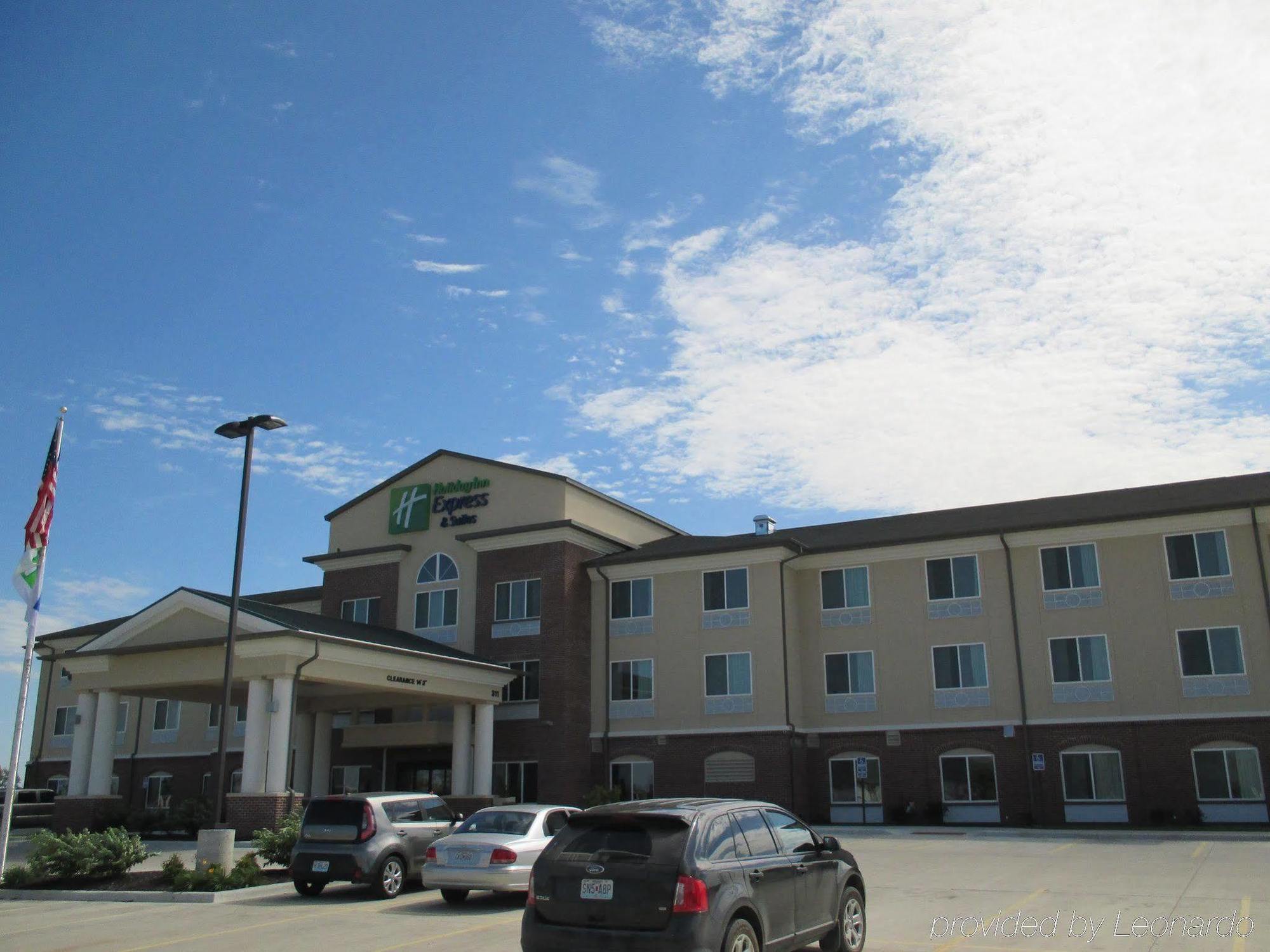 Holiday Inn Express & Suites Nevada By Ihg Экстерьер фото