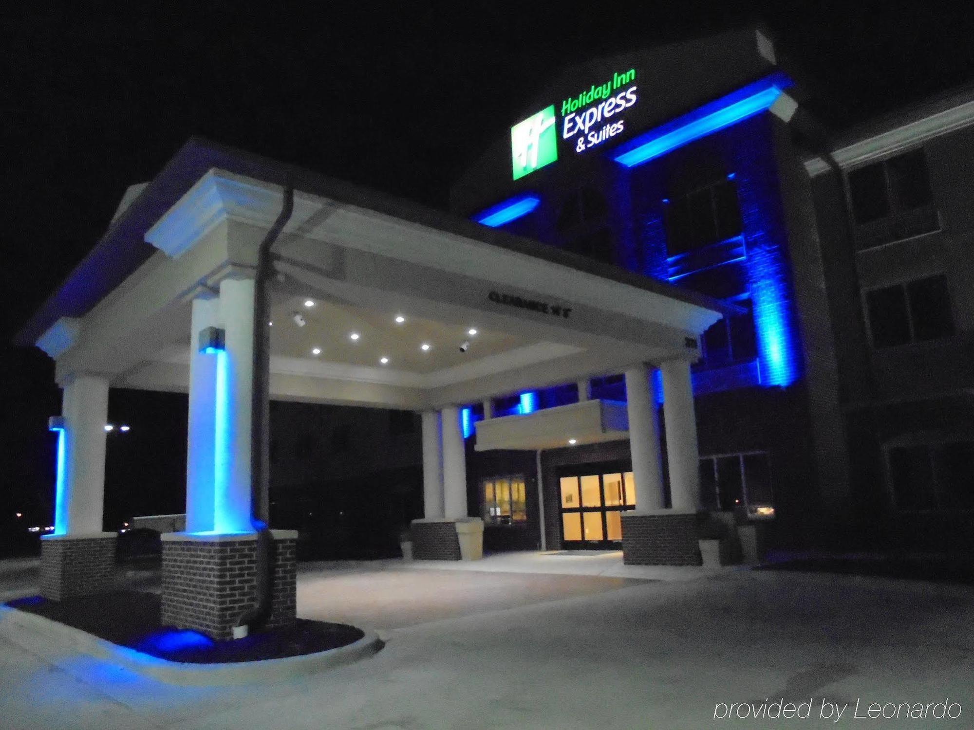 Holiday Inn Express & Suites Nevada By Ihg Экстерьер фото
